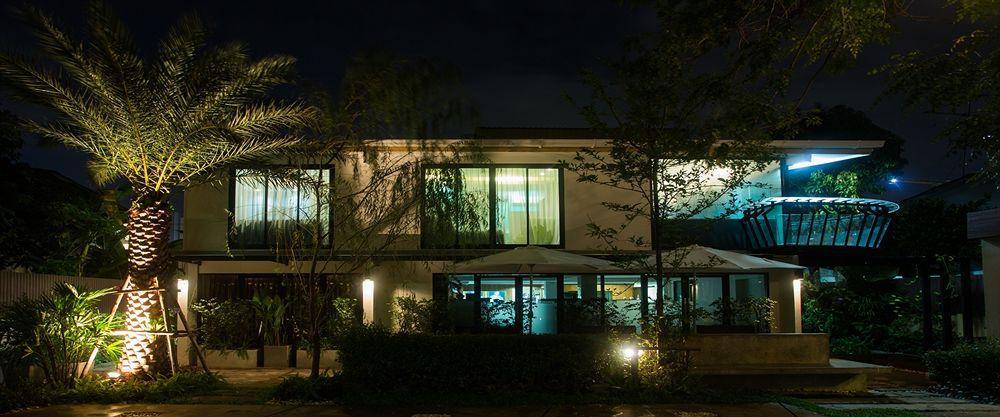 Third Rock Hostel Bangkok Exterior foto